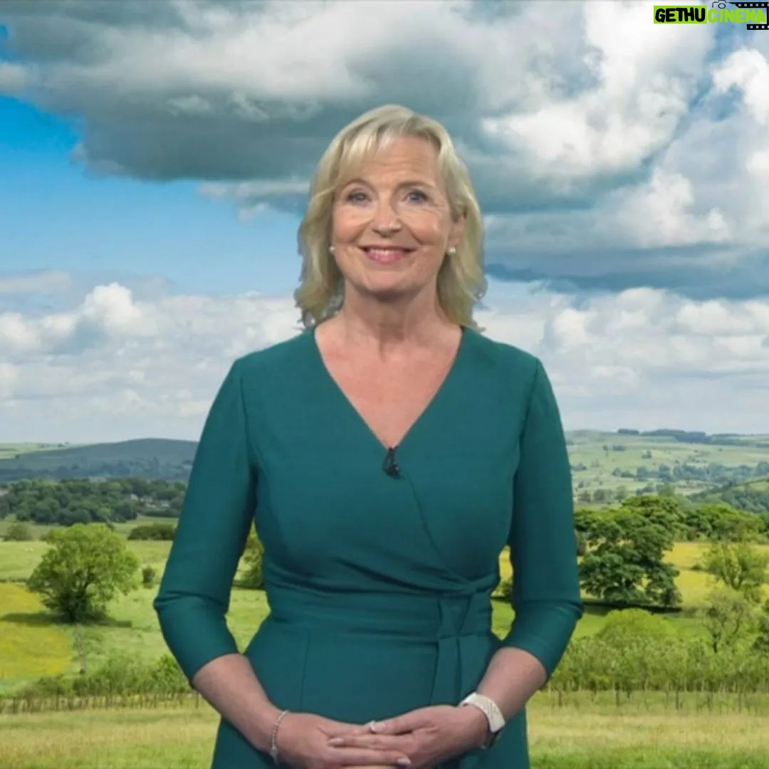 Carol Kirkwood - 1.9K Likes - Hope you have a fab weekend ❤️❤️xxx