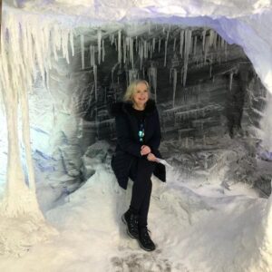 Carol Kirkwood Instagram - Good morning ❄️❤️❤️xxx