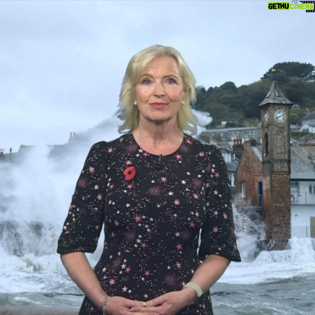 Carol Kirkwood - 2.6K Likes - Happy Halloween 🎃xxx