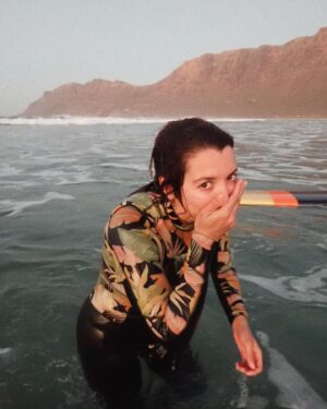 Carol Rovira Instagram - Tragué un poquito de agua salada…🤙🏽