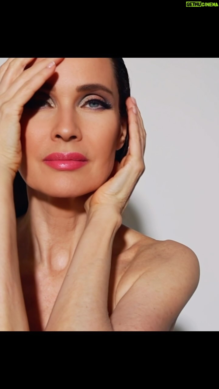 Carol Alt - 5.6K Likes - “When beauty comes from the inside 💫 63 is just a number! ✨ @modelcarolalt working her magic in front of my camera. 📸 #ageisjustanumber #innerbeauty”#makeup #beauty #timeless #video #studio #nycphotographer #funday back to basics #follow the journey #CreativePhotography
#InnovativeFashion #supermodel
#CreativeCollaborations
#FashionVisionaries
#Behind