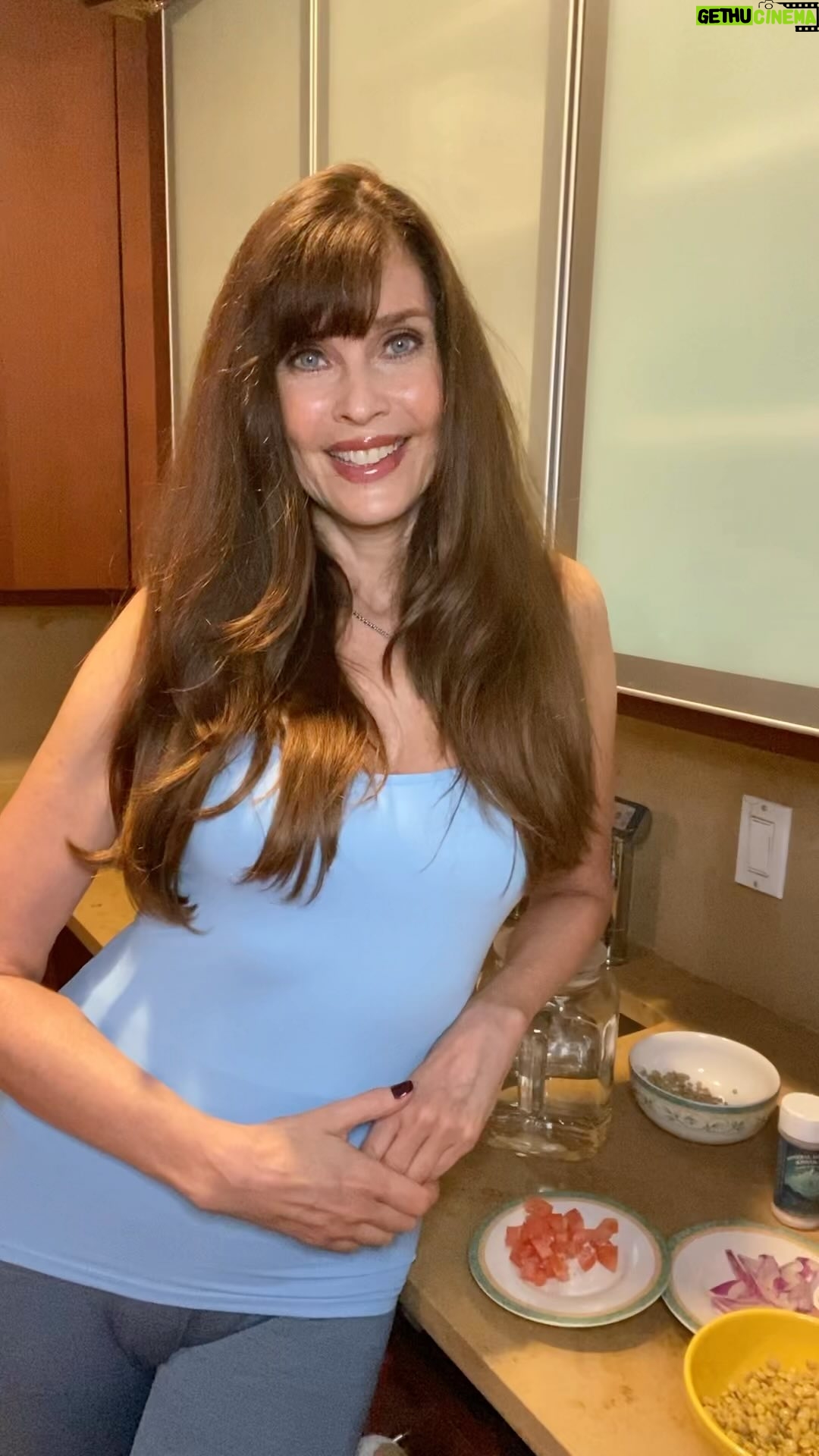 Carol Alt - 1.3K Likes - Happy Friday, everyone! 🌟 Today, I have a fantastic recipe to share with you all. Let me know what you think about this one! #fgif