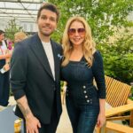 Carol Vorderman Instagram - RHS CHELSEA FLOWER SHOW @rhschelsea @the_rhs Weather perfect. Gardens perfect. Flowers perfect. Company perfect Wore trainers so hot feet were perfect (6 hours in heels not for me anymore) A perfect day off...and the bacon butties were absolutely perfect too!! 😂 Ps I’m rubbish at taking pics with celebs so these are a few of the ones my mate took!!! The queen of dance @arlenephillips My jungle partner in crime @joeldommett Fellow politically minded @jasonmanford My mate @adilray who makes the best curry (I say that cos it annoys the hell out of him, and that’s what all good mates should do to each other 😂😂) My best mate @jules__sampson ....RAF for 30 years....she’s a brilliant gardener ❤️