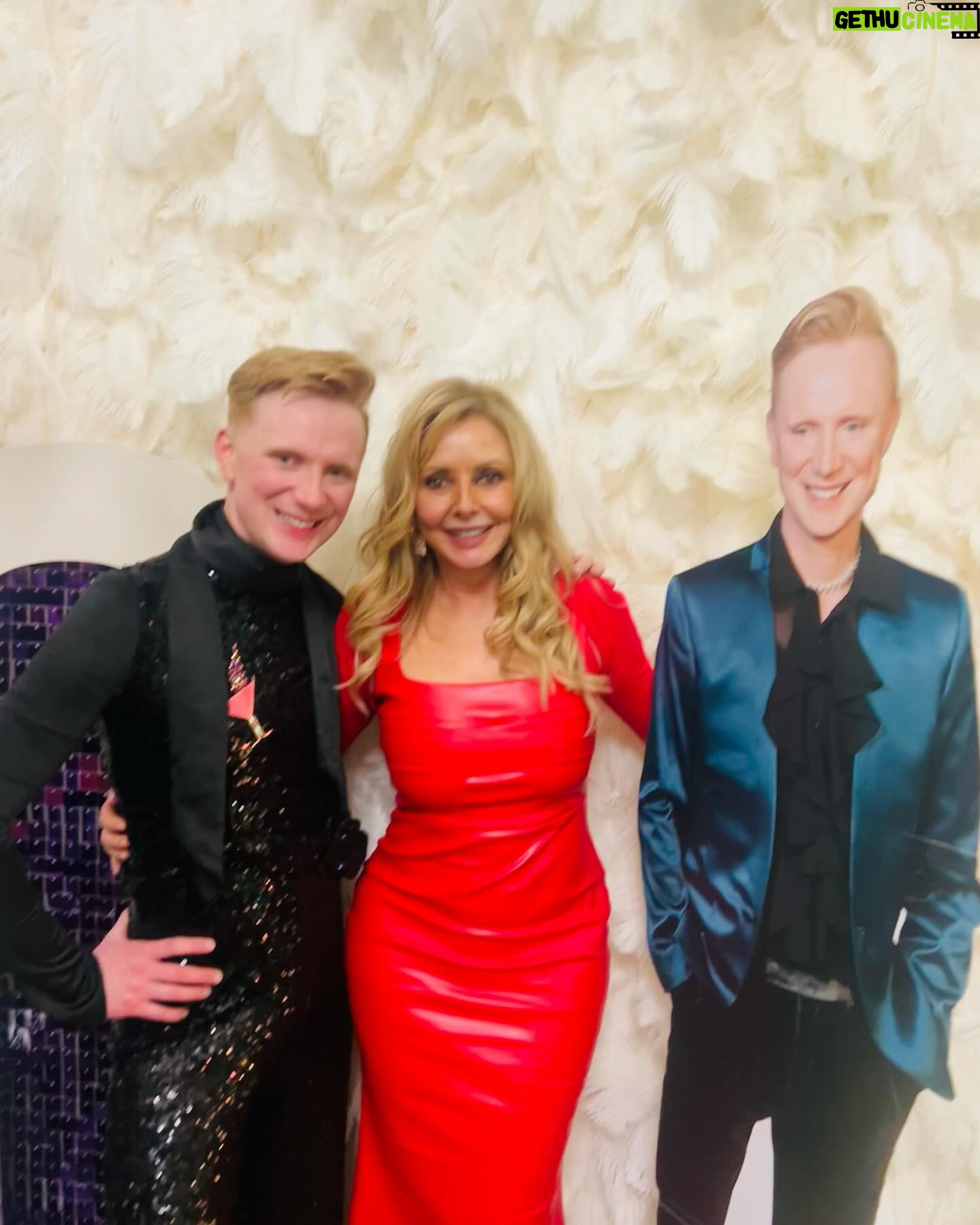Carol Vorderman Instagram - "Gays and girls and Whitey" @whiteydrums doing ....bad dancing, bad singing, great laughing till we cried.. The tribe out for @owainwynevans 40th in Cardiff last night... @sallylindsay73 @jules__sampson @arranjrees @ianhwatkins @thecraigburton @bridgec_3 Happy Birthday my CYNTAFFFFFF dahhhhhhlinggg ❤️ We love you so much. My BBC Radio Wales fam out in full force....I've missed you my @natsus1 ❤️❤️ See you very soon and thanks for the bed and the bacon butty 🤍❤️🥳