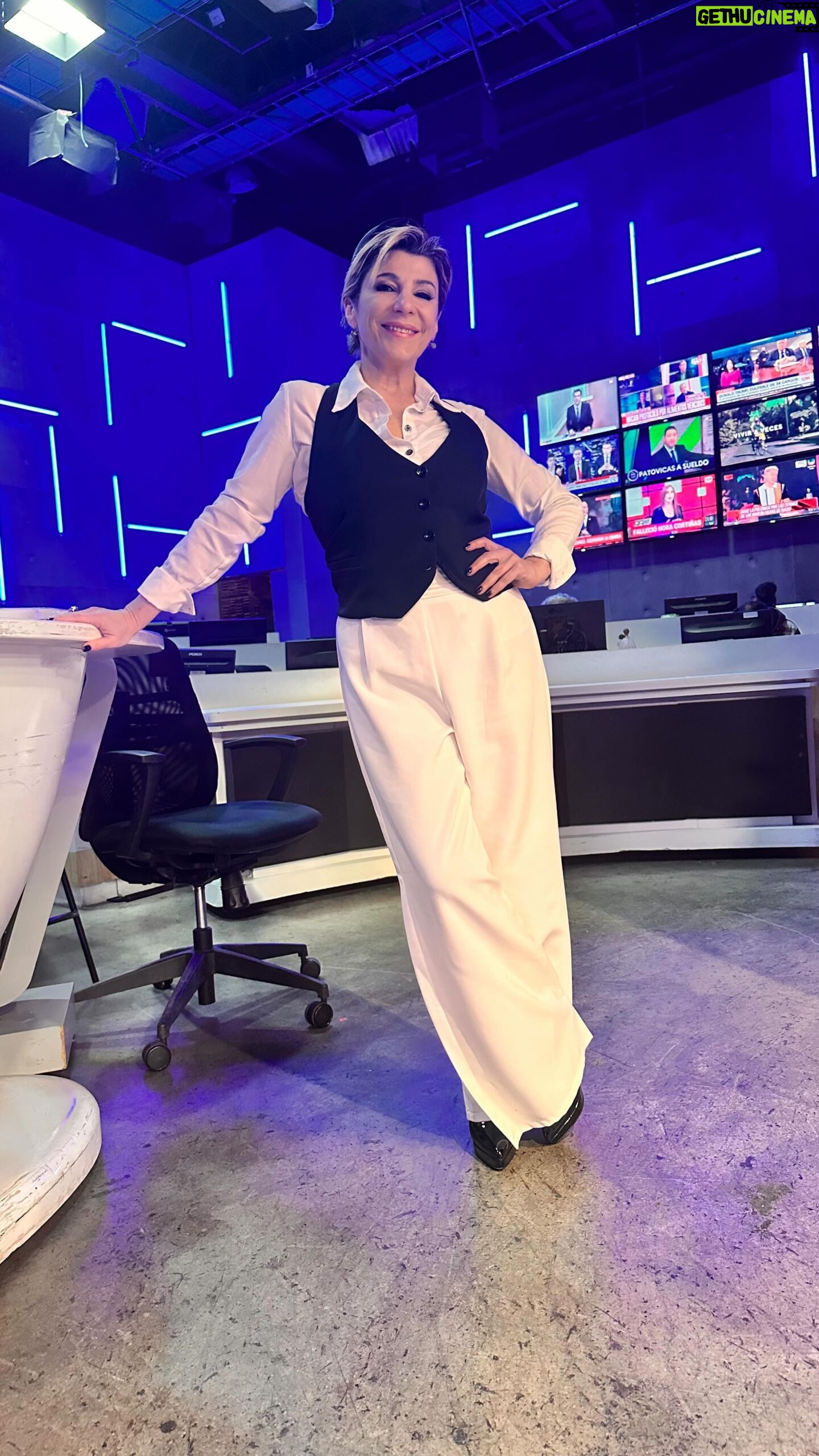 Carolina Papaleo - 334 Likes - Anoche estuve como invitada en @minutouno por @c5n charlando con @gatosylvestre sobre
APOROFOBIA: “Rechazo al pobre”
“En una sociedad del dar y recibir se margina y se estigmatiza a aquellos que no tenemos recursos para dar a cambio”.
Les dejo el fragmento de mi entrevista para que lo puedan ver y podamos debatir sobre el tema…
¿Qué piensan ustedes? Los leo 🤓
Outfit de @corazon.partido.q
#television #aporofobia #debate #aprendizaje