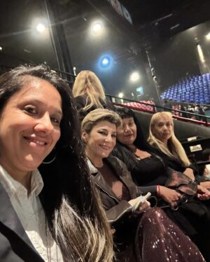 Carolina Papaleo Instagram - NOCHE DE TEATRO 🎭

Estreno @eljorobado.elmusical !! Felicitaciones @pepecibrianc @angelmahlerok y todo el increíble elenco! 🥰

Gracias @maxi_cardaci por la invitación! ❤️

#lunapark #espectaculo #musical
