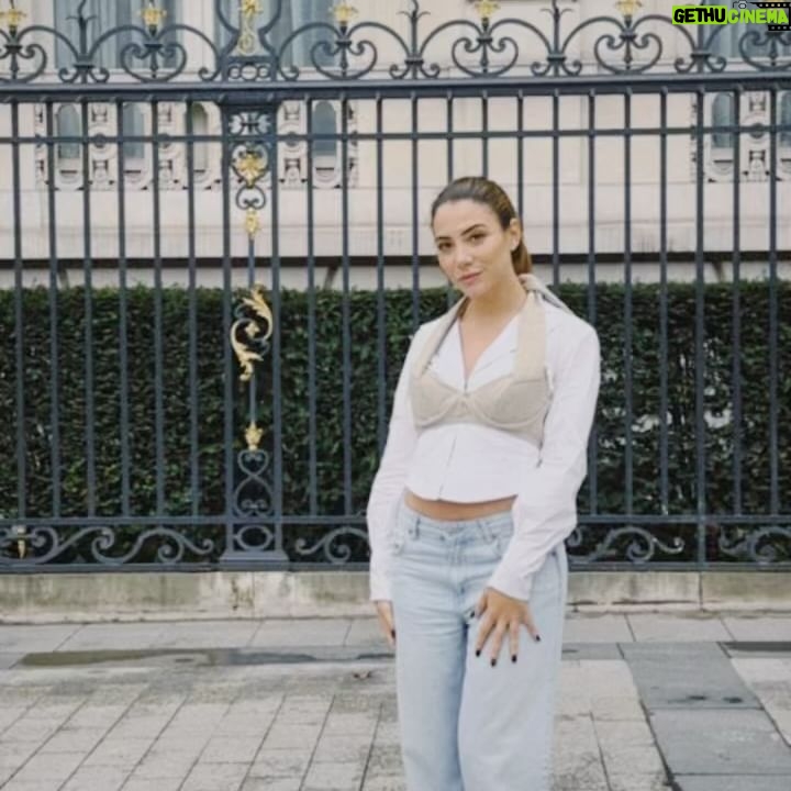 Carolina Carvalho Instagram - Je vis une histoire d’amour avec Paris 🤍
