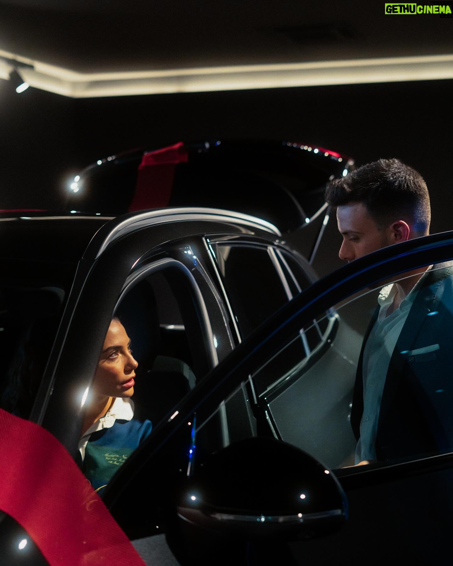 Carolina Carvalho Instagram - Comprar um Mercedes-Benz na MCOUTINHO em Penafiel significa usufruir de toda uma experiência! Podem contar com o Product Expert, que assegura a explicação cuidada e todos os conselhos da vossa nova companhia 🤩💙