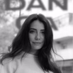 Carolina Carvalho Instagram - #pub New look alert! Escolhi o @eestebam porque é nele em quem confio o meu cabelo. Conhece as minhas necessidades e preocupações como ninguém e sabe o que é melhor para mim. Combinação perfeita? Unir @lorealpro ao processo. Resultado: uma cor com um brilho único. E agora vocês, gostam da minha nova cor? #LorealProPT #DiaColor #DiaColorPT