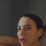 Carolina Carvalho Instagram - PUB | Estava ansiosa por partilhar convosco que este ano sou embaixadora da L’Oréal Professionnel 😍😍 Acabei de chegar de férias e quem ficou mais cansado foi o meu cabelo 😂 Por isso mesmo experimentei a Gama Absolut Repair Molecular da @lorealpro que promete reparar danos até 2 anos em uma única lavagem. O que acham do resultado? 👩🏼‍🦰#AbsolutRepairMolecular #LorealProPt