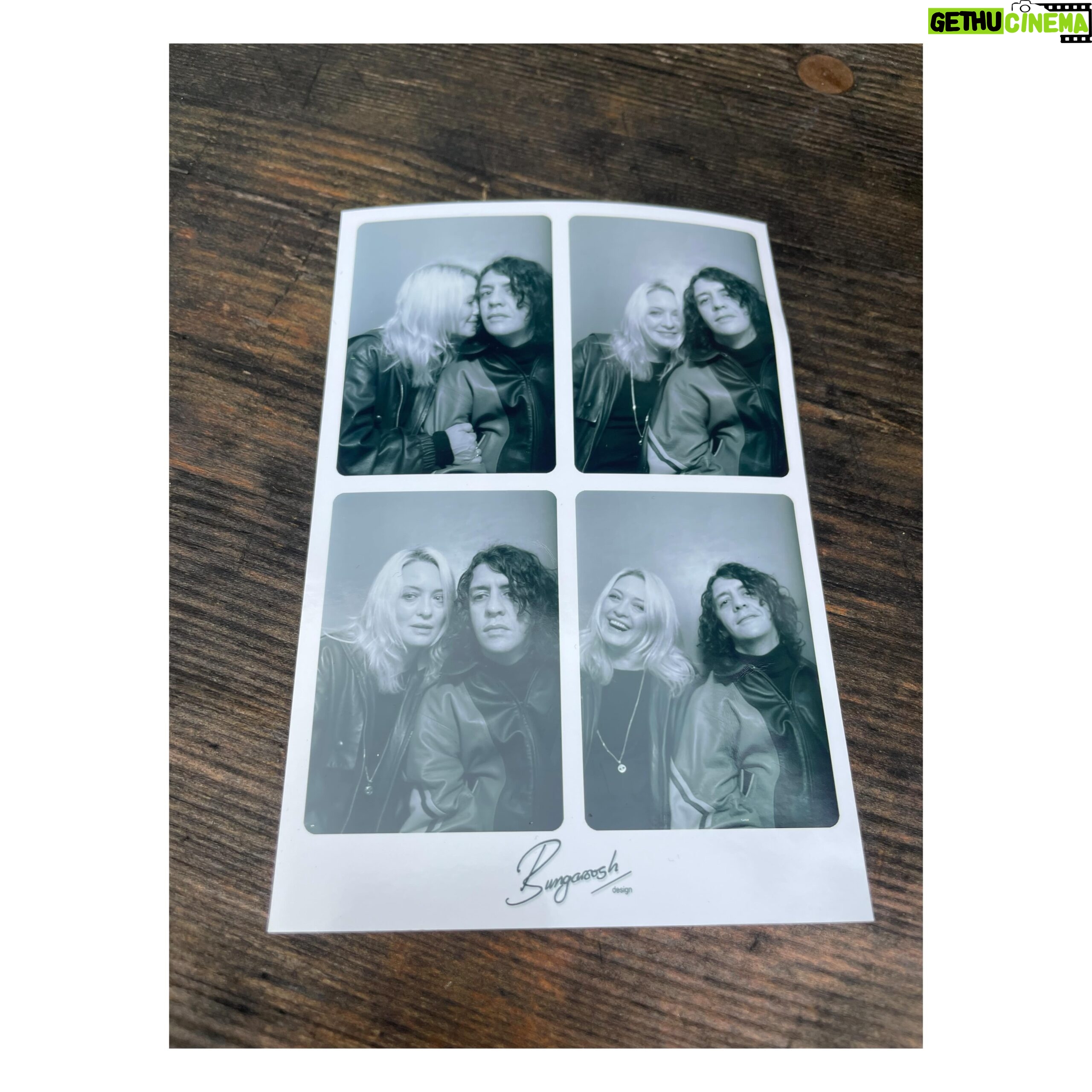 Carolina Crescentini Instagram - Brutti ma buoni. #photoboot #us #shh