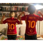 Carolina Crescentini Instagram - Grazie @officialasroma Grazie @loreserafins #asroma #us #shh