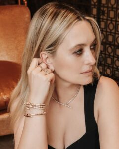 Carolina Crescentini Instagram - La gioia di essere nella famiglia @bulgari #bulgari #bulgarijewelry #serpenti #adv