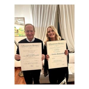 Carolina Crescentini Instagram - Storie bellissime di famiglia. 
Il mio papà e io siamo cavalieri! 
Grazie sempre Presidente. 
@quirinale 
Buon Natale!!