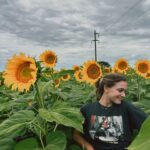 Carolina Domenech Instagram - Siempre que vi girasoles al costado de la ruta quise frenar y finalmente ocurrió 🌻🌻🌻🌻🌻en la última había una abeja 😂
