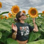 Carolina Domenech Instagram - Siempre que vi girasoles al costado de la ruta quise frenar y finalmente ocurrió 🌻🌻🌻🌻🌻en la última había una abeja 😂