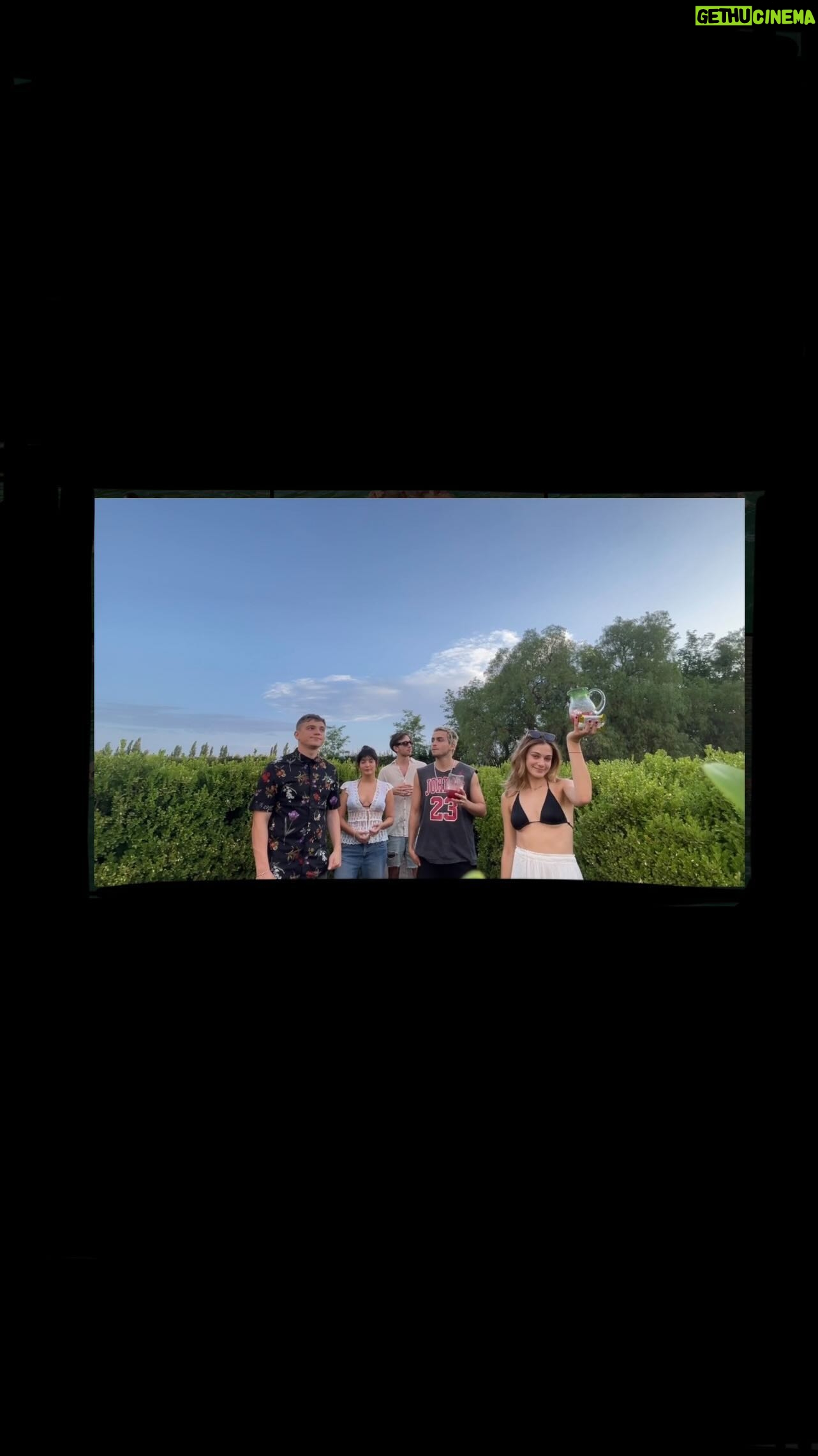 Carolina Domenech Instagram - Mendoza - amigos - amor - tinto de verano - @laberintodeborgesok ♥️