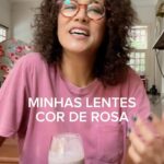 Carolina Loback Instagram - Bom dia! Como andam suas lentes rosas? #quarta #humor #lentes