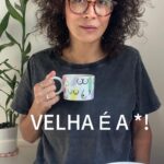Carolina Loback Instagram - Bom dia! Passando outro café pra ler as sugestões de respostas desaforadas pra esse tal de “você tá velha, hein!”. #quinta #café #humor
