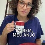Carolina Loback Instagram - Bom dia! Como tá esse terreno aí? Ainda cresce abobrinha que ‘ozotro’ semeia? #quarta #café