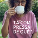 Carolina Loback Instagram - Bom dia! Manda pro seu amigo que pensa que estrada é Enduro, aquele jogo lá da década de oitenta, lembra? #café #humor #segunda