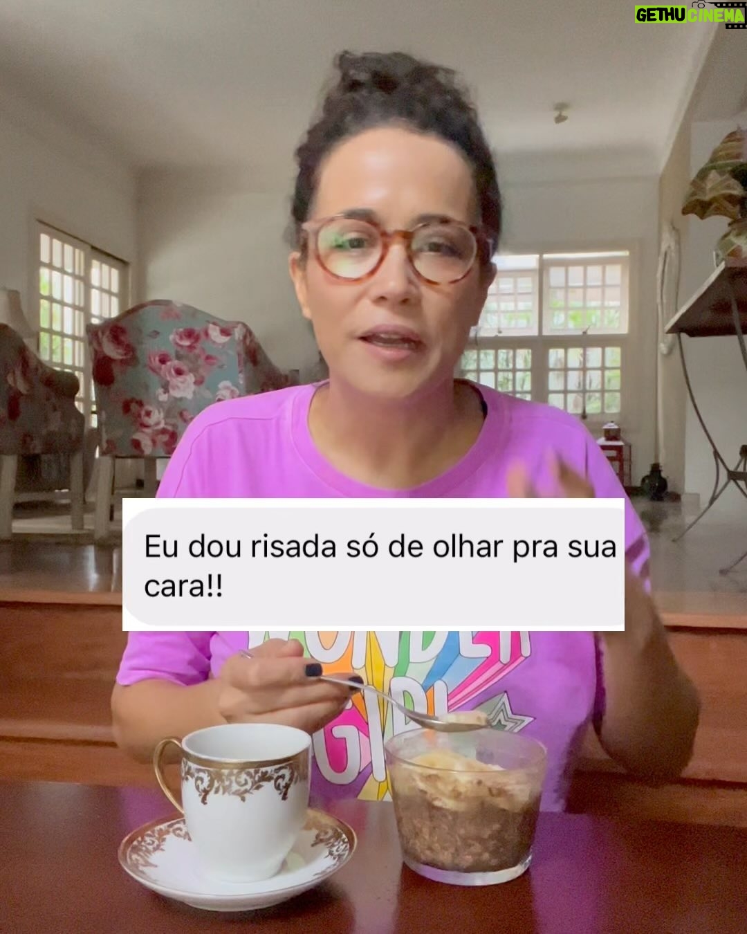 Carolina Loback Instagram - Bom dia, sábado!!! ☕️ compartilhando um pouquinho do que chega pra mim durante a semana 🫶🏽