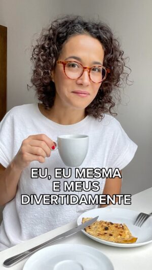 Carolina Loback Instagram - Bom dia! Mais alguém precisando aquietar os ‘Divertidamente’ em fúria? 

#terça #mudança