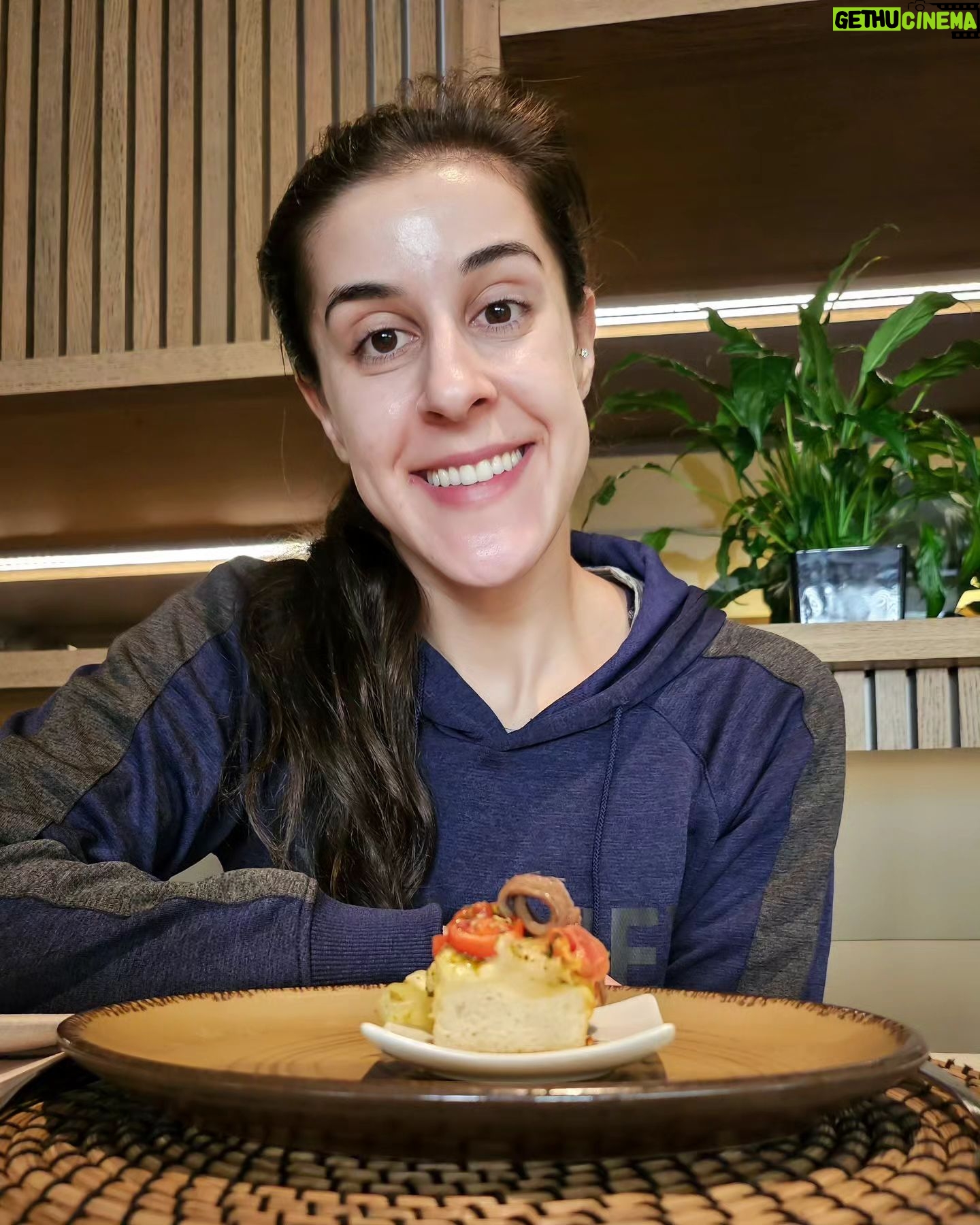 Carolina Marín Instagram - Han sido unos días diferentes: de trabajo, recuperación y puesta a punto para el Europeo... Gracias @meliahtlresorts por hacerme sentir una vez más como en casa ❤️