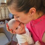 Carolina Marín Instagram - Recap de una semana en casa con el corazón lleno de amor ❤️ 1- Mi playa, mi paraíso 🏖 2- Bienvenido, Lucas 👶🏻 3- Siempre juntos ✨ 4- Mi abuelita🥰 5- Intenté pescar algo y se me escapó un choquito 👻 6- Comilona en el pueblo 🍽️ 7- Mi niña bonita 😘 8- Muchas sevillanas y oleé 💃🏻 9- Los amigos siempre cerca 👻 10- Mi familia romera 🥳