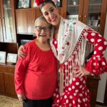 Carolina Marín Instagram - Recap de una semana en casa con el corazón lleno de amor ❤️ 1- Mi playa, mi paraíso 🏖 2- Bienvenido, Lucas 👶🏻 3- Siempre juntos ✨ 4- Mi abuelita🥰 5- Intenté pescar algo y se me escapó un choquito 👻 6- Comilona en el pueblo 🍽️ 7- Mi niña bonita 😘 8- Muchas sevillanas y oleé 💃🏻 9- Los amigos siempre cerca 👻 10- Mi familia romera 🥳