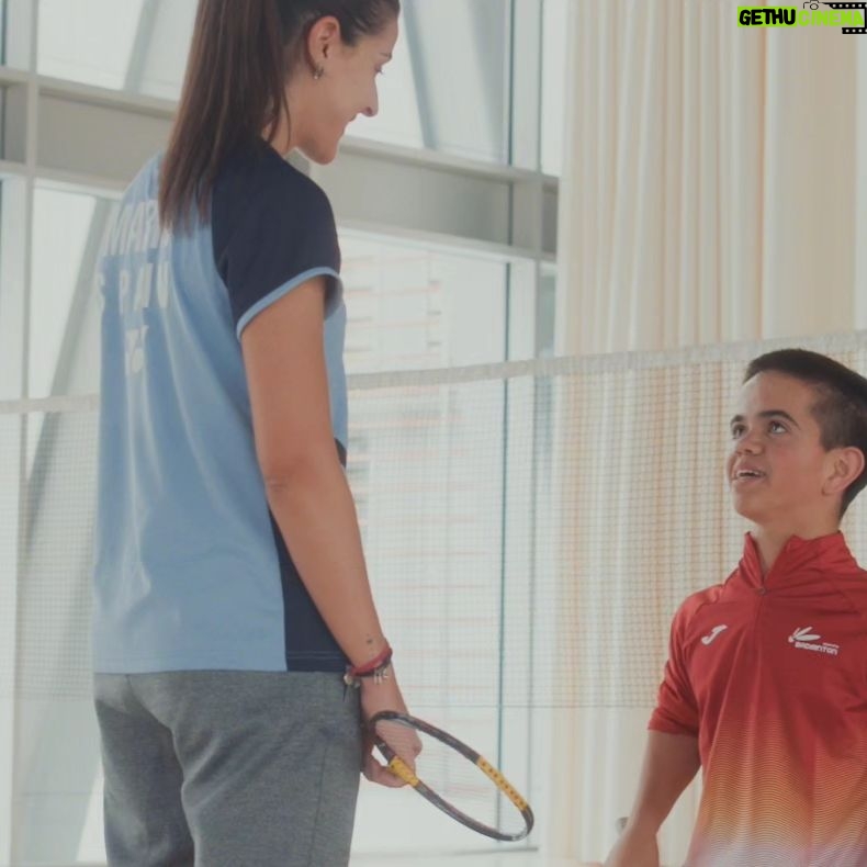 Carolina Marín Instagram - Estrenamos el 2ª capítulo de "Power: La fuerza de un sueño", con @fundacionsanitas‼️ Un testimonio del impulso colectivo hacia la inclusión y la excelencia deportiva en todos los ámbitos, incluyendo la alta competición 💪 Conoce el movimiento #PowerInclusión a través de nuestro deporte con @ivansegurae y yo, además de otros referentes 🏸 Un proyecto de Fundación Sanitas que desde hace más de 10 años trabaja para fomentar el #DeporteInclusivo