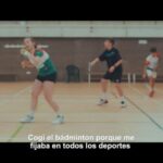 Carolina Marín Instagram - Estrenamos el 2ª capítulo de "Power: La fuerza de un sueño", con @fundacionsanitas‼️ Un testimonio del impulso colectivo hacia la inclusión y la excelencia deportiva en todos los ámbitos, incluyendo la alta competición 💪 Conoce el movimiento #PowerInclusión a través de nuestro deporte con @ivansegurae y yo, además de otros referentes 🏸 Un proyecto de Fundación Sanitas que desde hace más de 10 años trabaja para fomentar el #DeporteInclusivo