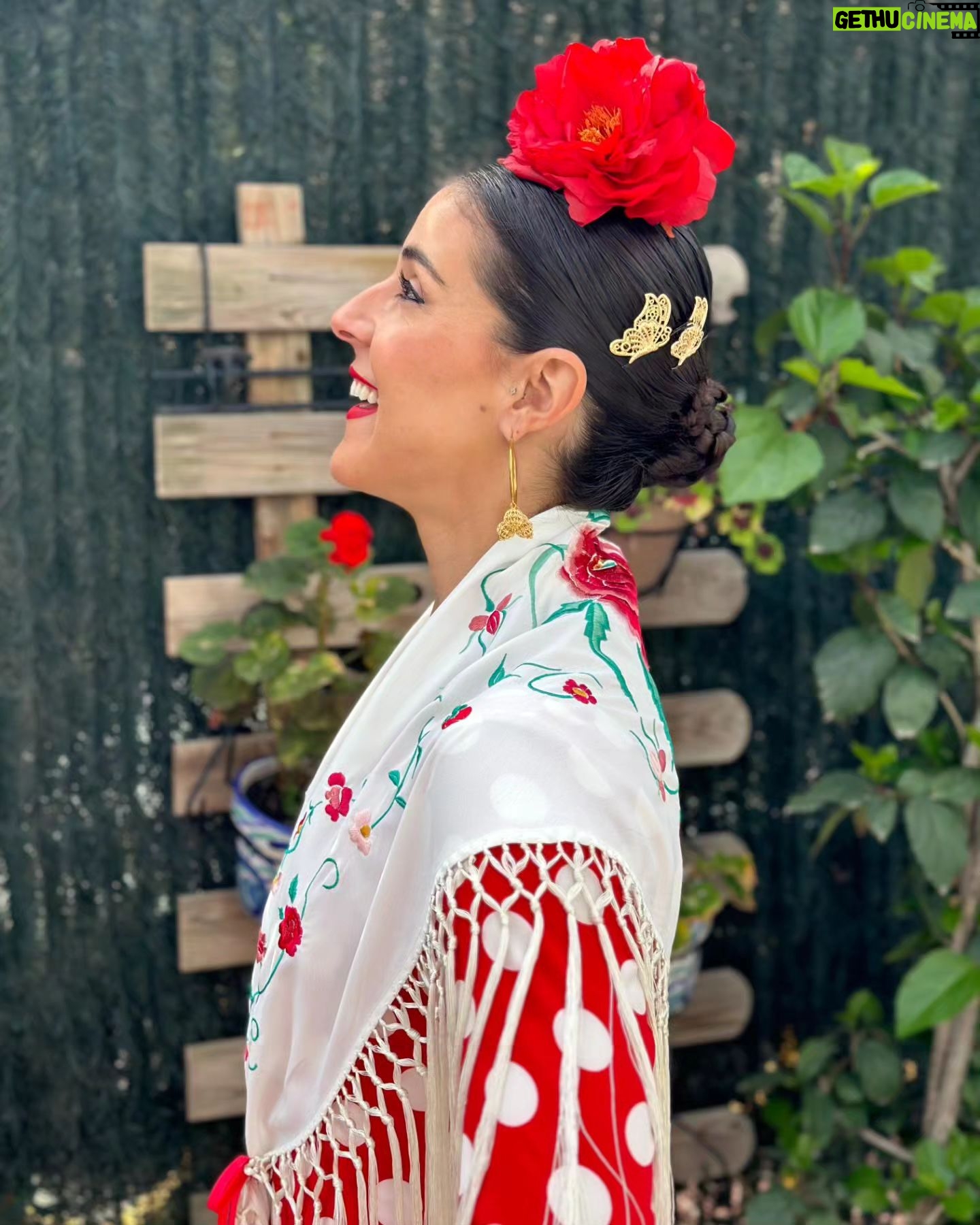Carolina Marín Instagram - Hacía muchísimo tiempo que no me sentía tan guapa 😍 Casi 20 años sin volver a mi esencia ✨