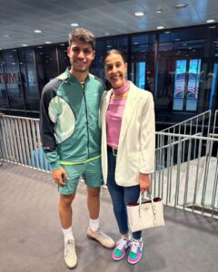 Carolina Marín Instagram - Un día en el Másters de Madrid 🎾 Seguiremos pendientes de ti @carlitosalcarazz
