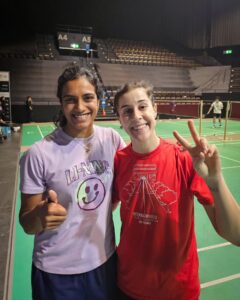 Carolina Marín Instagram - Friendship never ends 😜 Hope to see you on court this week @pvsindhu1! Badminton first! 🏸🇨🇭