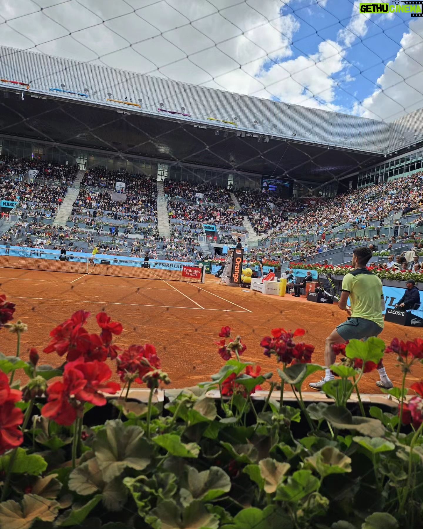 Carolina Marín Instagram - Un día en el Másters de Madrid 🎾 Seguiremos pendientes de ti @carlitosalcarazz