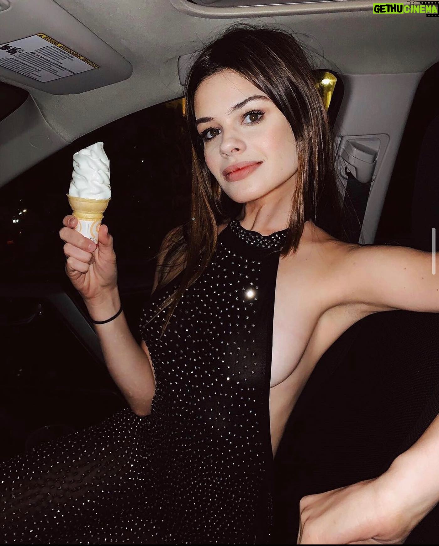 Caroline Day - 2.3K Likes - 🍨