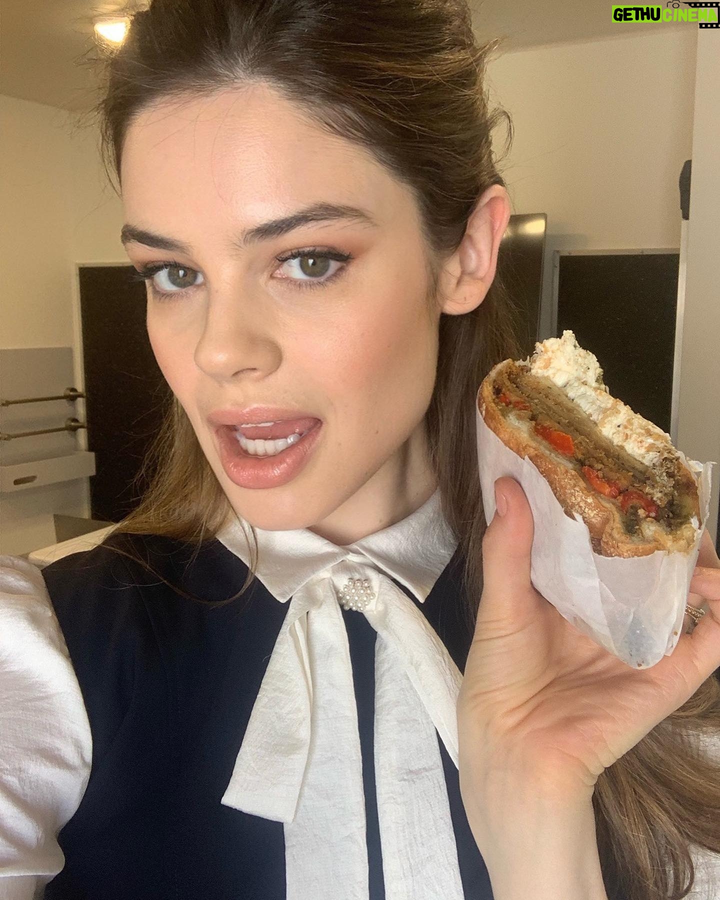 Caroline Day - 2.6K Likes - New Billions tonight!