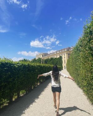 Caroline Ford Instagram - I just had to share some photos from one of my favourite birthdays since record began! Viennese palaces, Budapest boats trips and LOTS of delicious food and wine with @freddycarter1. 

Just perfect.