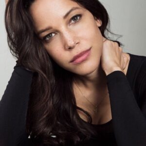 Actress Caroline Ford HD Instagram Photos and Wallpapers September 2016