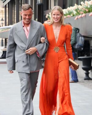 Caroline Winberg Instagram - #Ellegalan2024 with my best date @daniellindstrom ❤️