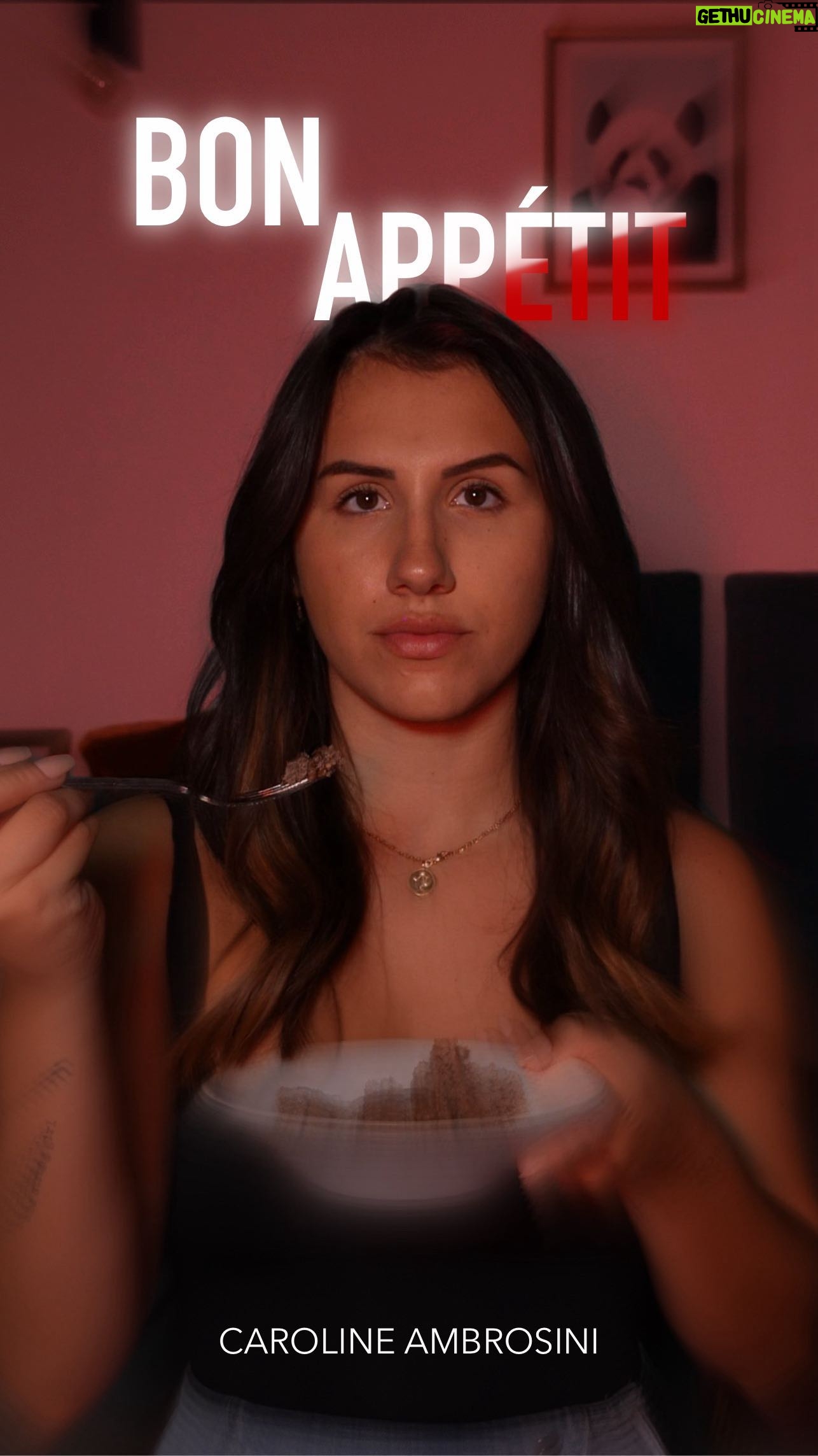 Caroline Ambrosini Instagram - Court-métrage : Bon appétit 💔 . . #fiction #courtmetrage #comedienne #actrice #reels #explorer