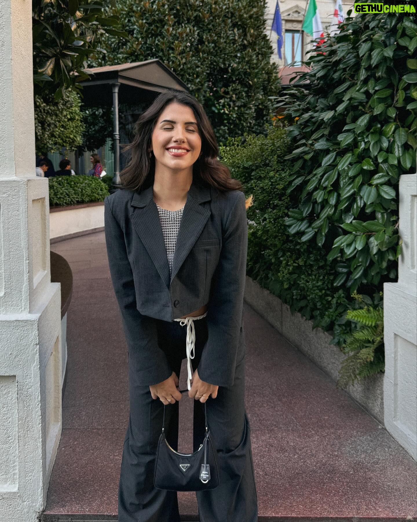 Caroline Ambrosini Instagram - Milano, grazie per i ricordi 🇮🇹💚 Un séjour à Milan molto bene, rempli de rencontres et de souvenirs incroyables. J’ai pu découvrir la nouvelle série “GEN V” : Du monde de The Boys. L’université des Supes, des futurs super-héros avec des pouvoirs plus incroyables les uns que les autres. Humour, action, pouvoirs, sujets de société, tout est dans cette série qui sort le 29 Septembre sur @primevideofr Merci @primevideofr pour cette expérience et merci pour votre confiance 🩵 #publicité #genv Collaboration non rémunérée - Invitation.