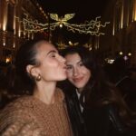 Caroline Ambrosini Instagram – Londres photo dump 🇬🇧

Des illuminations de Noël, une peluche, à manger, une copine, caro la fraise et un show à la Magic Mike, que demander de plus ? 

Le dernier c’est cadeau et c’est vraiment le quart de ce que j’ai pu voir pendant le show 🔥

#explorer #london #christmaslights #magicmikelondon #photography