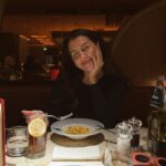 Caroline Ambrosini Instagram – Londres photo dump 🇬🇧
Des illuminations de Noël, une peluche, à manger, une copine, caro la fraise et un show à la Magic Mike, que demander de plus ?
Le dernier c’est cadeau et c’est vraiment le quart de ce que j’ai pu voir pendant le show 🔥
#explorer #london #christmaslights #magicmikelondon #photography