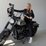 Caroline Buchanan Instagram – 1,2,3,4… suns out  @harleyaustralia out 🏍️ 💨 

#moto #hd #harleydavidson #harleydavidsonaustralia #motorcycle #girlswhoride #mtb #bikelove #throttlegirls #girlscanride #bikelife  #fistarmy #bellhelmets #oakley