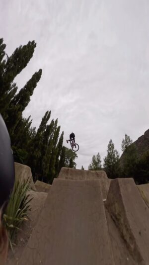 Caroline Buchanan Instagram - • T R E K 🎥 FILMING WEEK is a wrap for @r_doggystyles  next video!! Stoked to be apart of the @trekbikes  team!

Follow cam /// @finleykirsch  #queenstown #newzealand #trekbikes #gorgeroad