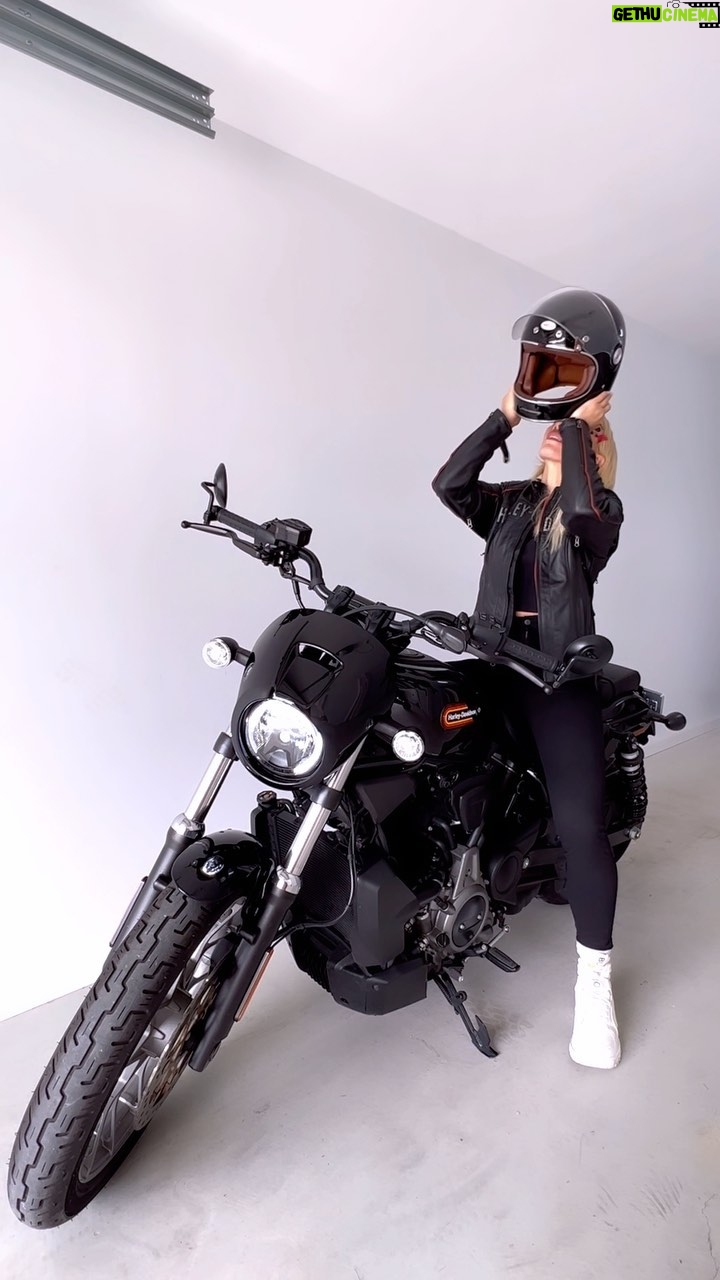 Caroline Buchanan Instagram - We back together @harleyaustralia 🏍️ 💨 since launching Harley’s street 500 eight years ago…. The ride continues on this beauty! #nightster @throttlegirls_ #harleydavidson #throttlegirls #motogirl #motorcycle