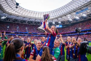Caroline Graham Hansen Instagram - What a day! Thank you for the amazing support. We couldn’t do it without you! Somos campeonas de Europa #soyculé