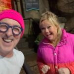 Caroline Rhea Instagram - It’s Saturday Night On Broadway live from Scotland with special guest @carolinerhea4real !!!